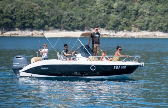 Sessa Marine Key Largo 20 Deck