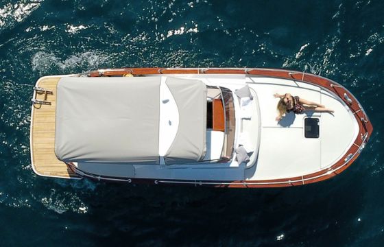 Gozzo Sparviero 700