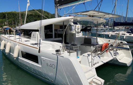 Lagoon 40