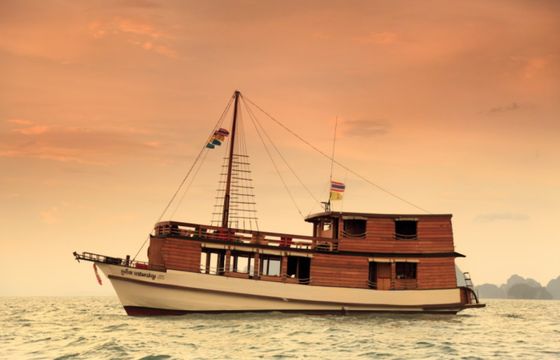 MV Phuket Champagne