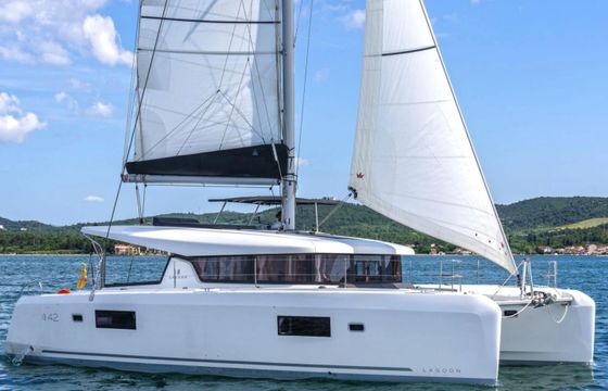 Lagoon 42