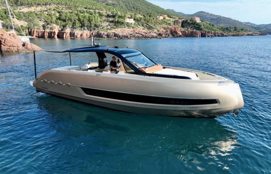 Invictus 460 TT