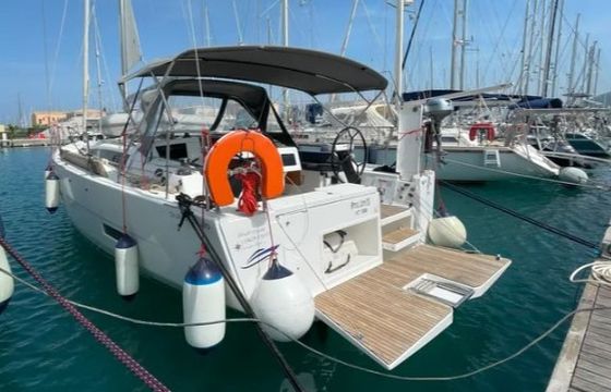 Dufour 390 (3 cab. 3 WC)