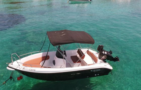 Poseidon marine Blue water