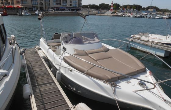 B2 Marine 672 Sun Deck