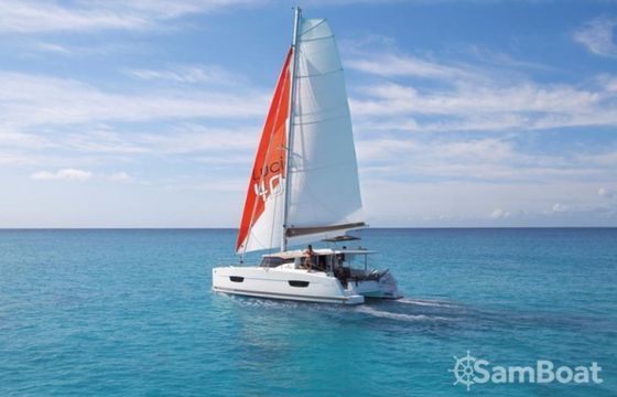 Fountaine Pajot Lucia 40