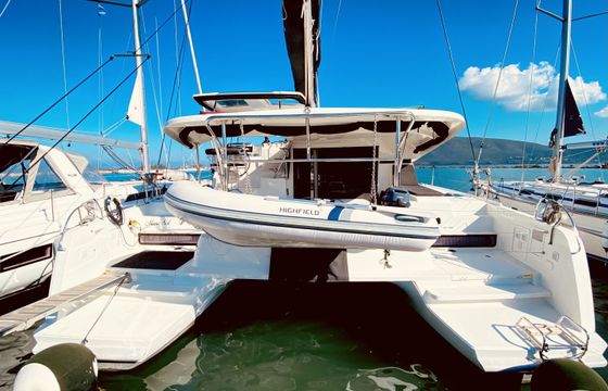 Lagoon 42