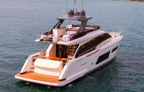Ferretti 670