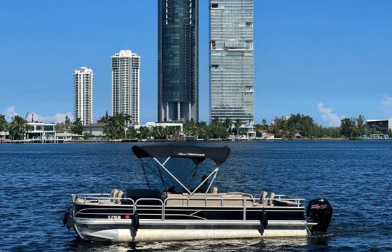 Sun Tracker 22 Fishing Barge DJX