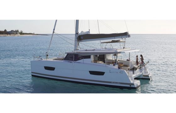 Fountaine Pajot Lucia 40