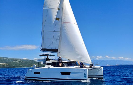 Fountaine Pajot Lucia 40
