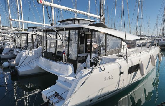 Lagoon 42