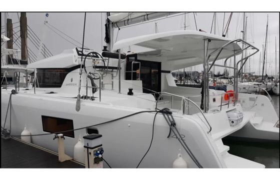 Lagoon 42