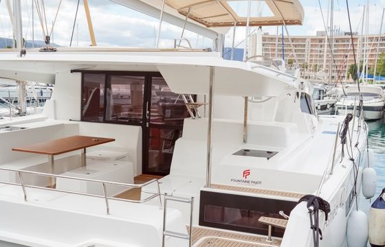 Fountaine Pajot Astrea 42