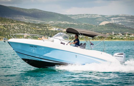 Bénéteau Flyer 750 Sun Deck