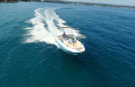 Sessa Marine Key Largo 20 Deck