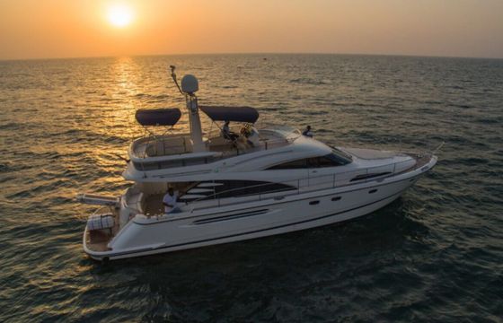 Fairline 64 FEET