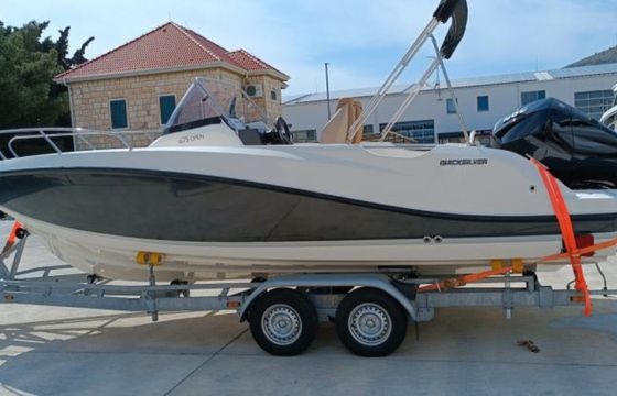 Quicksilver Activ 675 Open