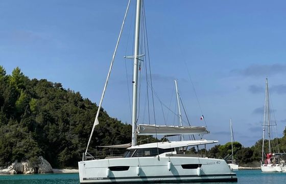 Lucia 40