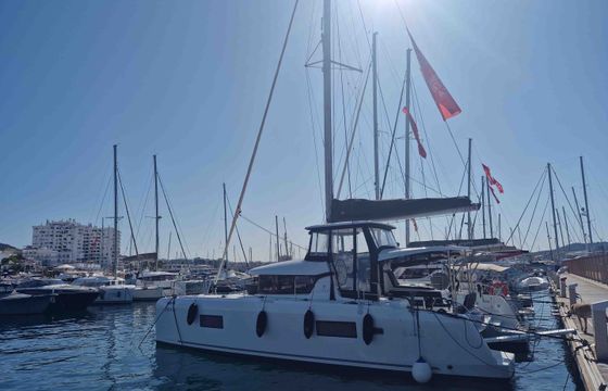 Lagoon 42