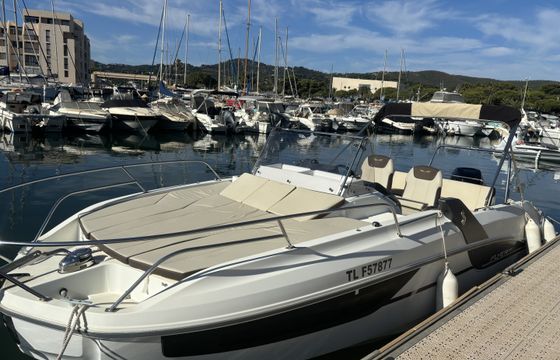 Bénéteau Flyer 7.7 SUNdeck