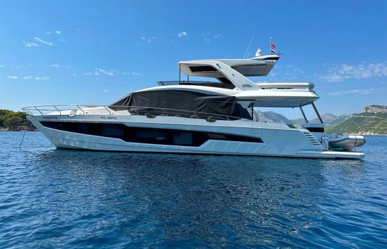 Galeon 680 Fly
