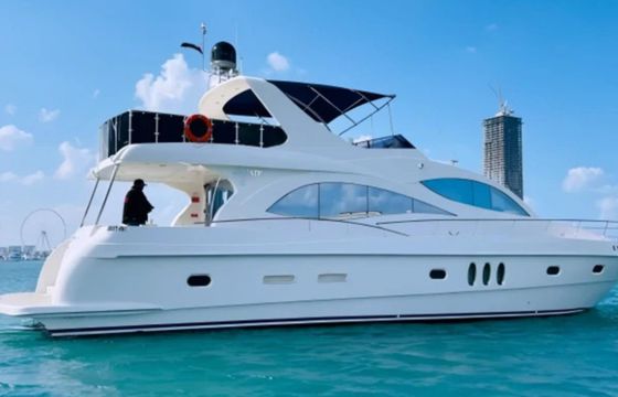 Majesty Yachts 70