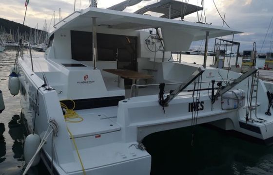 Fountaine Pajot Lucia 40