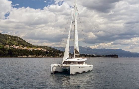 Lagoon 39