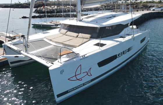 Fountaine Pajot Lucia 40