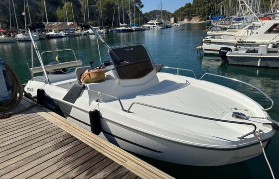 Bénéteau Flyer 660 Cabine