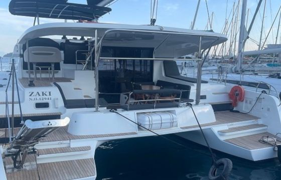 Lagoon 42