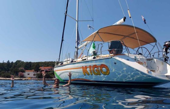 Bavaria 44