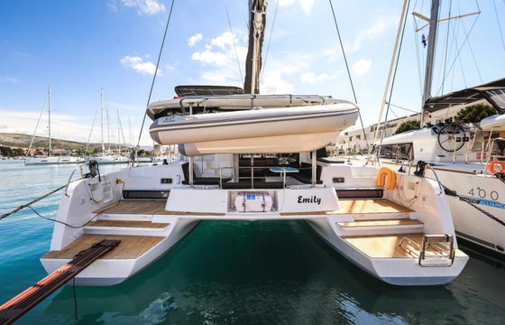 Lagoon 42