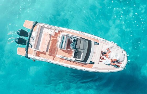 B2 Marine CAP FERRET 752 CRUISER