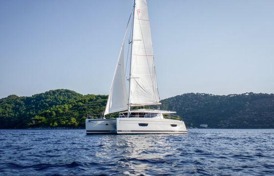 Fountaine Pajot Helia 44