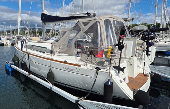 Bénéteau Oceanis 37