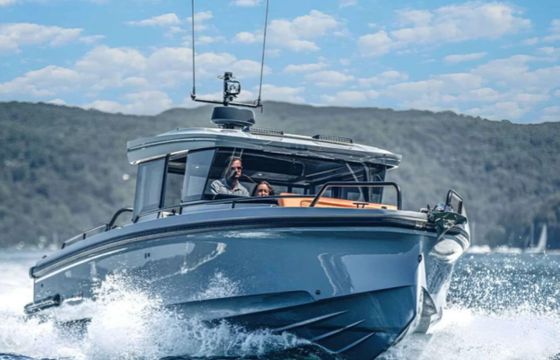 Axopar 37 XC Cross Cabin