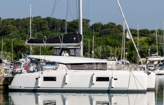 Lagoon 42