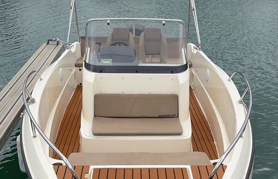 Quicksilver Activ 675 Open