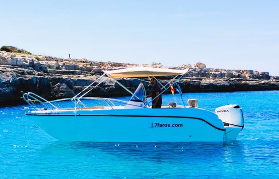 Polyester Yacht Open 605