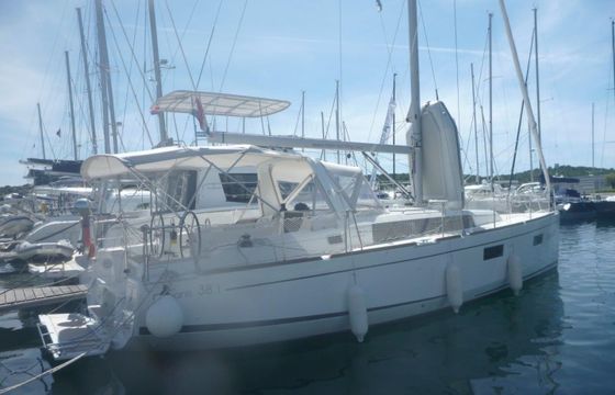 Bénéteau Oceanis 38