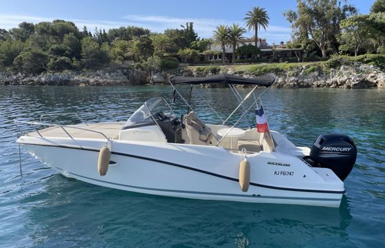 Quicksilver Activ 675 Sundeck Sport