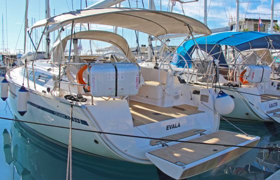 Bavaria Cruiser 37