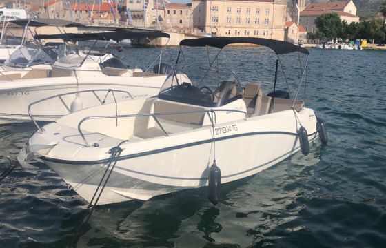 Quicksilver Activ 675 Open