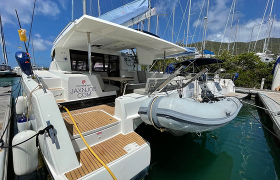 Fountaine Pajot Lucia 40
