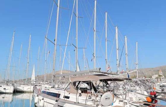 Bavaria Cruiser 37