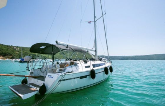 Bavaria Cruiser 37