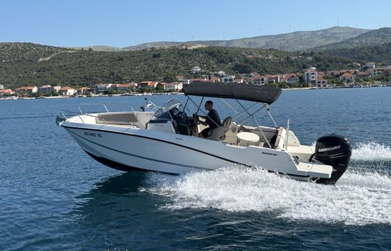 Quicksilver Activ 755 Open