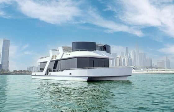 Bella Vita 100 feet